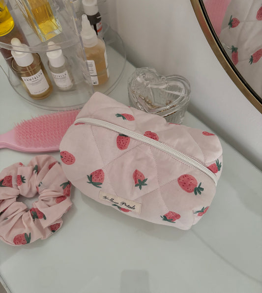 STRAWBERRY POUCH