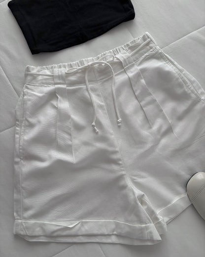 Soft girl #50 (white linen shorts)