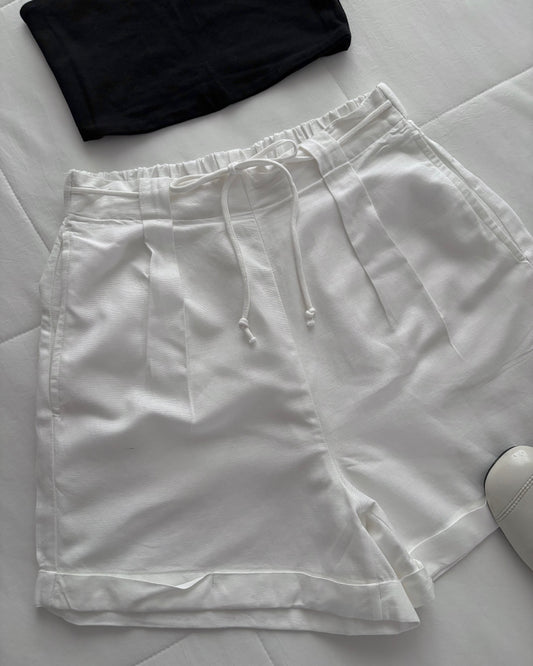 Soft girl #50 (white linen shorts)