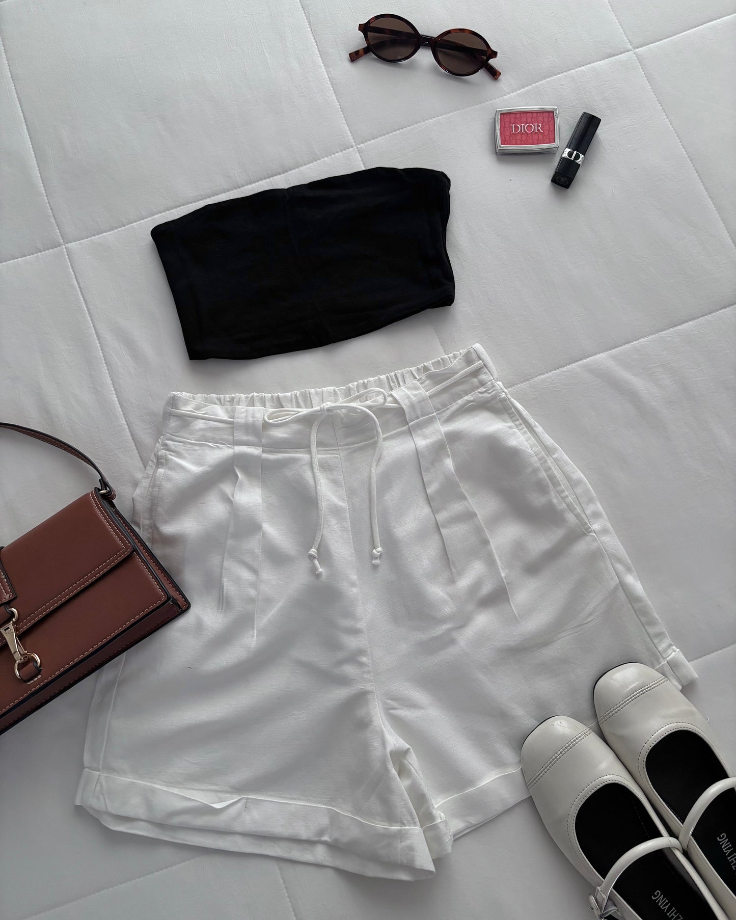 Soft girl #50 (white linen shorts)