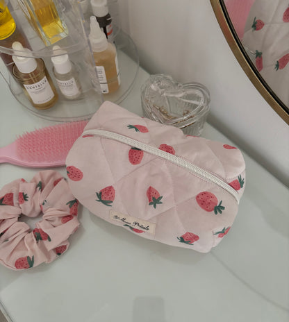 STRAWBERRY POUCH